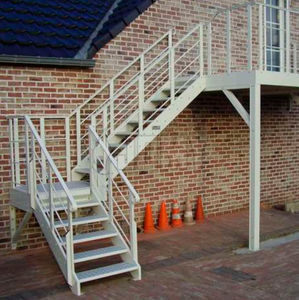 escalera fija de exterior