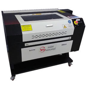 máquina de corte láser CO2