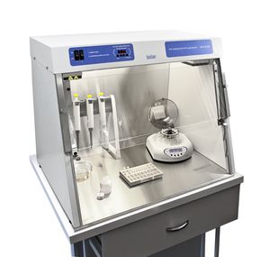 campana PCR con irradiación UV