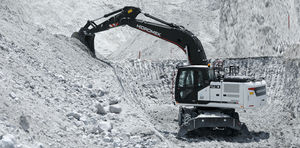 excavadora intermedia