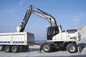excavadora intermedia
