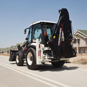 retroexcavadora ergonómica