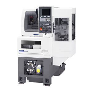 máquina de torneado CNC