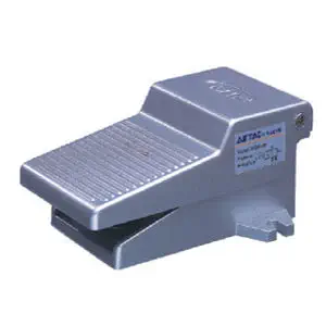 Válvula De Pedal Neumática 4 Vías 2 Posiciones G1/4 | Control Por Pie, Presión Hasta 8 Kgf/cm², Con Conectores Rápidos Para Equipos Industriales