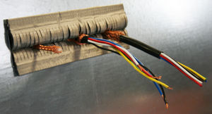 entrada de cable de blindaje EMI