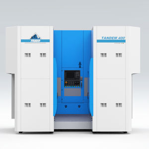 máquina de torneado CNC