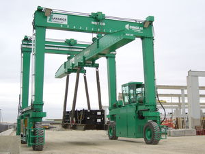 carretilla elevadora de tipo straddle (horcaja) para vigas prefabricadas de hormigón 1