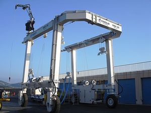 travel lift 1