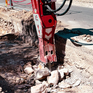 rompe-rocas hidráulico