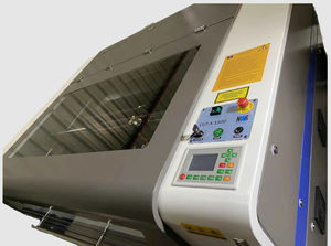máquina de corte láser CO2