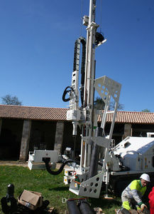 perforadora con orugas