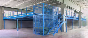 entreplanta industrial con escalera