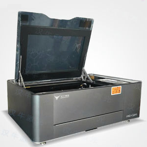 máquina de corte y grabado láser CO2