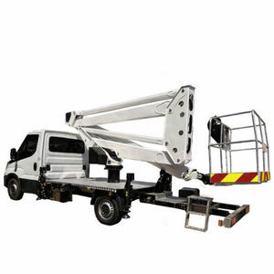 cesta articulada montada en camión 1