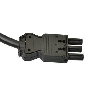 cordón eléctrico con toma