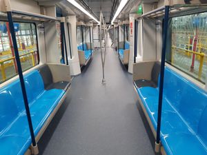 revestimiento de suelo para tren de material compuesto