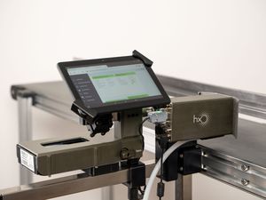 máquina de impresión-colocación de etiquetas digital