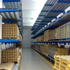 sistema de estanterías para depósito de almacenamiento