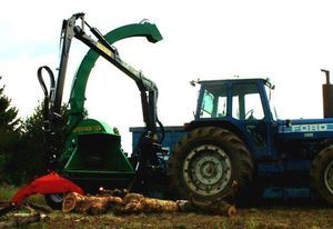 trituradora de ramas montada en tractor