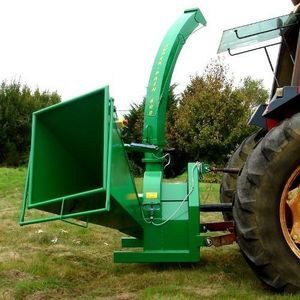trituradora de ramas montada en tractor