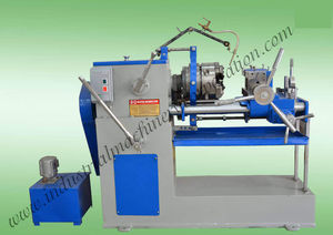 máquina de roscar tubos de PVC
