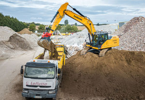 excavadora intermedia