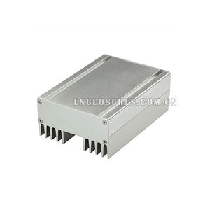 caja para ordenador de sobremesa / para montaje en paneles / de aluminio / extruida