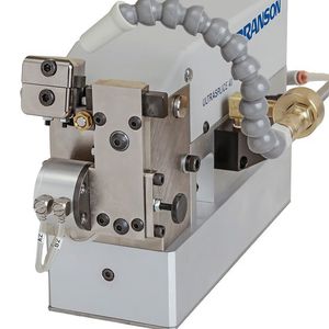 máquina de soldar por ultrasonidos