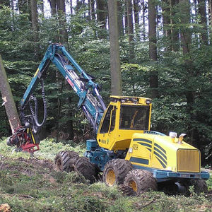 cosechadora forestal con neumáticos