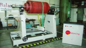 máquina equilibradora horizontal