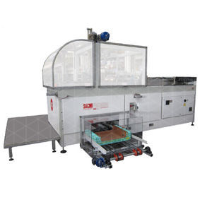 máquina formadora de bandejas controlada por PLC 1