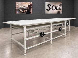 mesa de corte con aguja