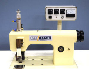 máquina de coser por ultrasonidos