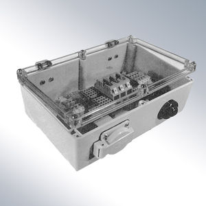 caja montada en superficie