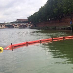 barrera flotante de contención de aceite 1