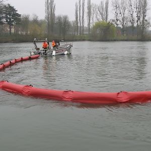 barrera flotante de contención de aceite 1