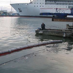 barrera flotante de contención de aceite 1