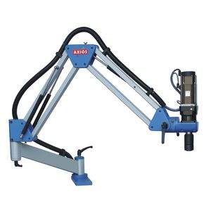 máquina de roscar con brazo articulado