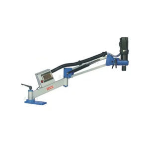 máquina de roscado con brazo articulado