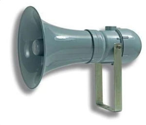 altavoz fijado en escuadra 1