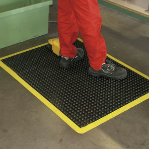 alfombra antifatiga / de caucho / de burbujas / para espacio húmedo