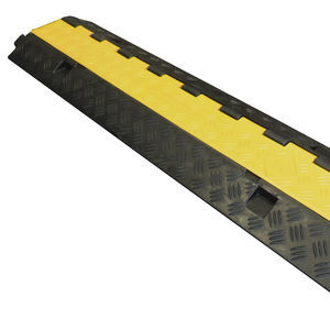 protector para cable para el paso de vehículos 1