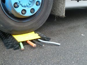 protector para cable para el paso de vehículos
