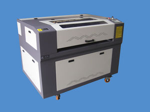 máquina de corte láser