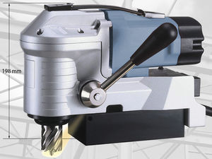 corona perforadora con base magnética / eléctrica / compacta / con broca Weldon