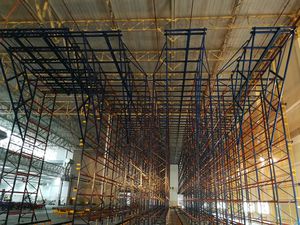 sistema de estanterías para depósito de almacenamiento 1