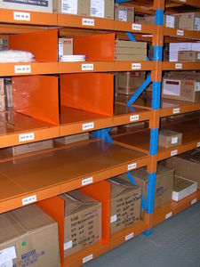 sistema de estanterías para depósito de almacenamiento 1