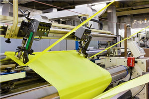 máquina de corte para textiles / por ultrasonidos / CNC