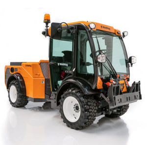 tractor diésel / con 4 ruedas / con operador sentado / compacto