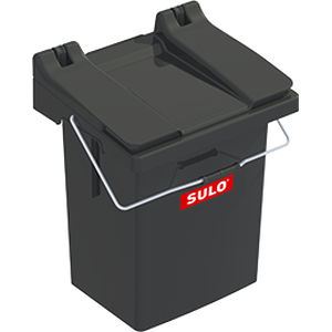 cubo de basura de plástico
